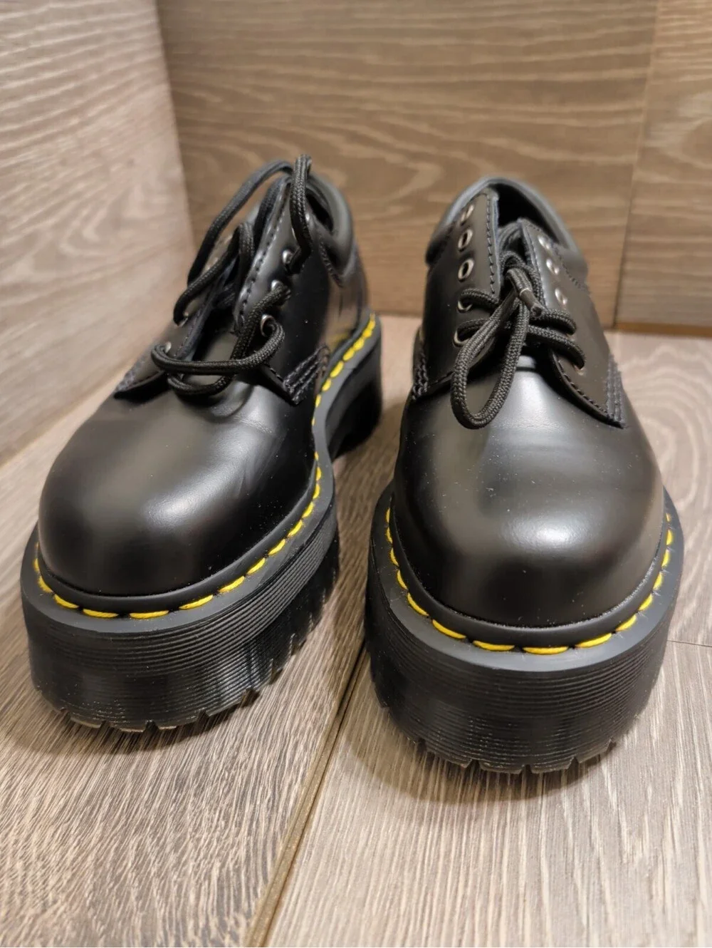 DR. MARTENS 8053 Quad Smooth Leather Platform Shoes Unisex Size M7/W8
